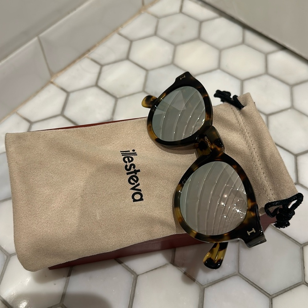 Illesteva Leonard women’s sunglasses in tortoise